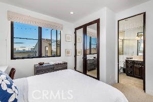 Detail Gallery Image 11 of 19 For 320 33rd, Manhattan Beach,  CA 90266 - 3 Beds | 4 Baths