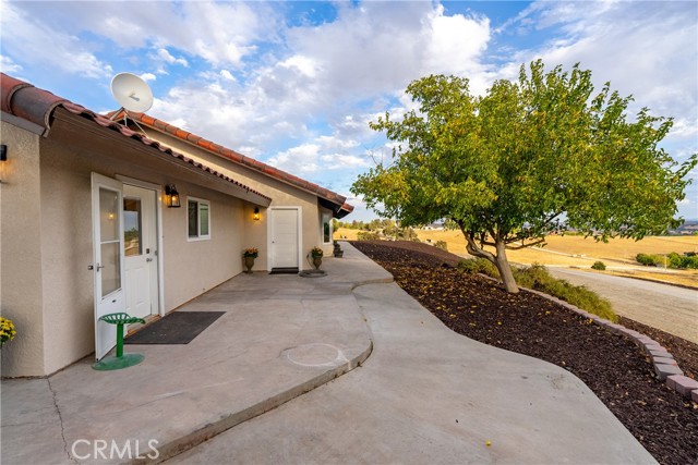 Detail Gallery Image 4 of 54 For 2245 Rancho Lomas Way, San Miguel,  CA 93451 - 3 Beds | 3 Baths