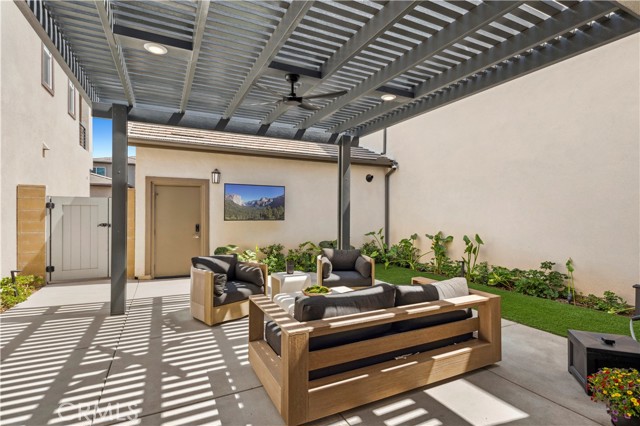 220 Tank, Irvine CA: https://media.crmls.org/medias/9e38fb15-5c09-451f-9bda-22440817d044.jpg
