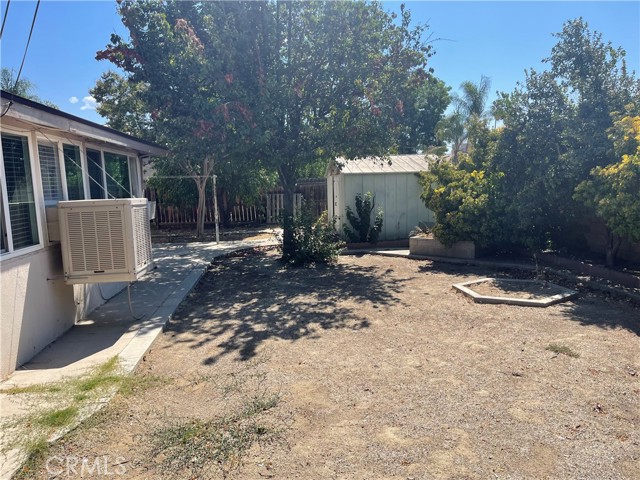 Detail Gallery Image 10 of 13 For 40603 Poppy Dr, Hemet,  CA 92544 - 3 Beds | 2 Baths