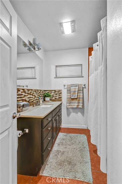Detail Gallery Image 8 of 23 For 8952 Dudlext, South Gate,  CA 90280 - 2 Beds | 1 Baths