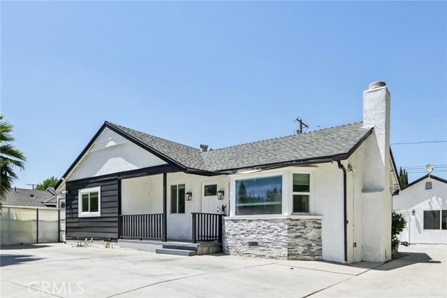 Detail Gallery Image 4 of 51 For 17043 Celtic St, Granada Hills,  CA 91344 - 4 Beds | 3 Baths