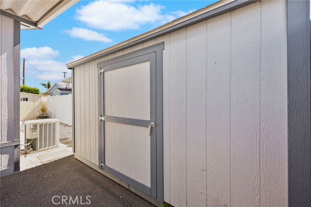 22221 Bloomfield, 30 photo 31