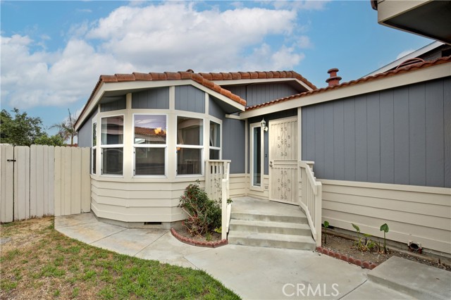 Detail Gallery Image 3 of 22 For 900 Mcfarland Ave, Wilmington,  CA 90744 - 3 Beds | 2 Baths