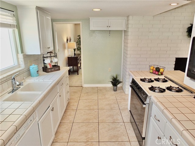 Image 13 of 35 For 2524 Littleton Pl