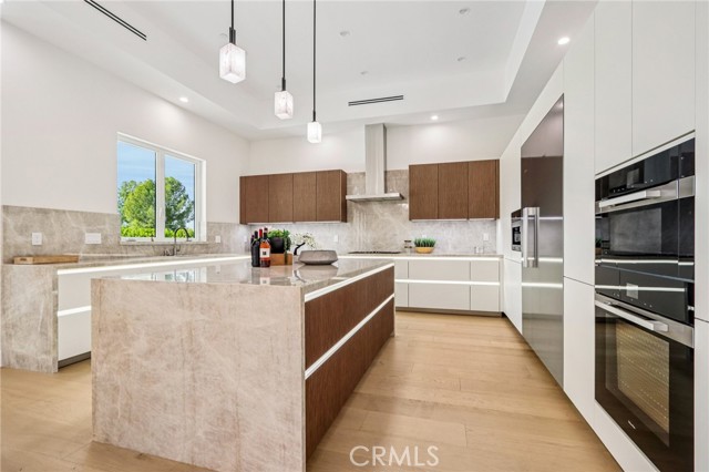 Detail Gallery Image 20 of 75 For 10511 Mary Bell Ave, Shadow Hills,  CA 91040 - 5 Beds | 5/1 Baths