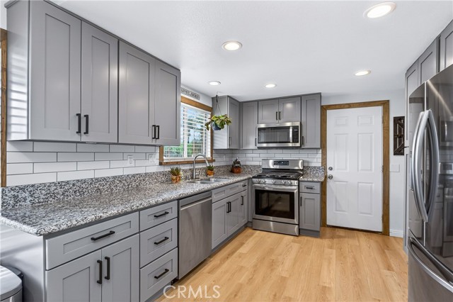 Detail Gallery Image 15 of 34 For 4100 Sierra, Norco,  CA 92860 - 3 Beds | 2 Baths