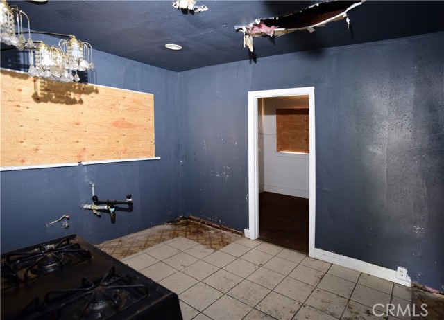 Detail Gallery Image 13 of 21 For 142 W 58th, Los Angeles,  CA 90037 - 2 Beds | 1 Baths