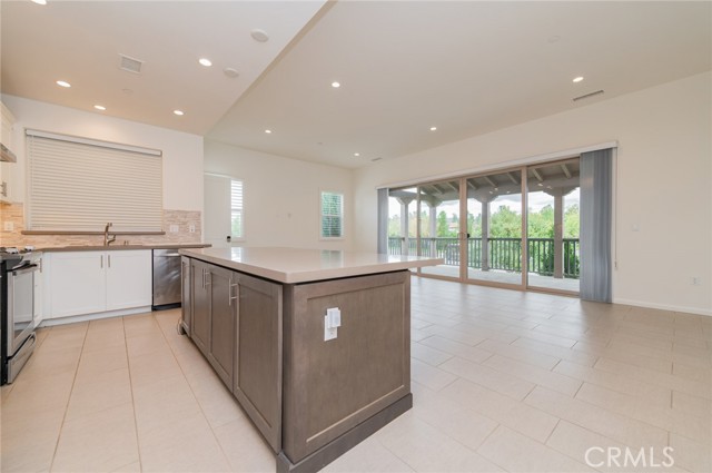 Detail Gallery Image 5 of 26 For 131 Damsel, Irvine,  CA 92620 - 2 Beds | 2 Baths