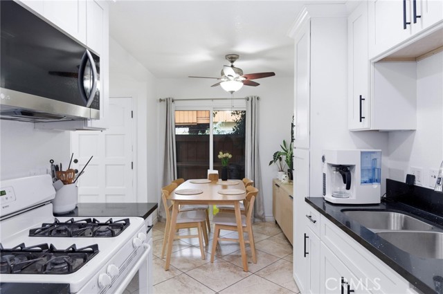 Detail Gallery Image 9 of 23 For 1001 W Stevens #328,  Santa Ana,  CA 92707 - 1 Beds | 1 Baths