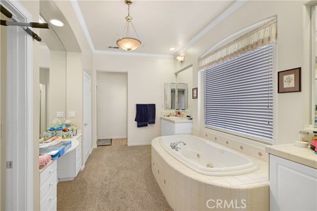 1050 Fuller Drive, Claremont CA: https://media.crmls.org/medias/9e3ea4e7-e199-4d34-b74d-77a805f6c176.jpg