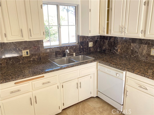 Detail Gallery Image 3 of 41 For 16131 Nassau Ln, Huntington Beach,  CA 92649 - 3 Beds | 2 Baths