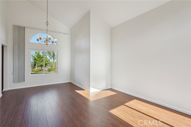 Detail Gallery Image 4 of 25 For 729 La Loma Ln, Corona,  CA 92879 - 4 Beds | 2/1 Baths
