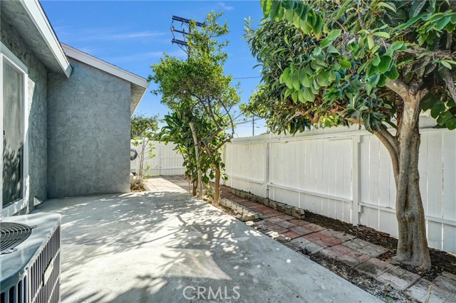 14831 Kingsdale Avenue photo 25