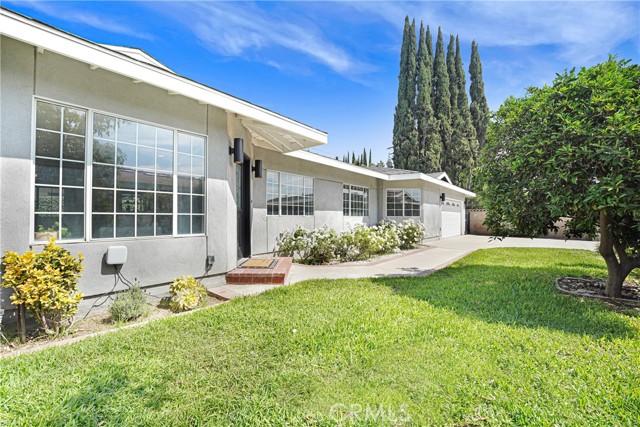 Detail Gallery Image 3 of 34 For 9817 La Rosa, Temple City,  CA 91780 - 4 Beds | 3 Baths