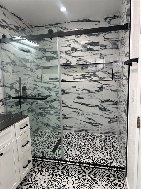 Detail Gallery Image 4 of 6 For 130 W 86th Pl, Los Angeles,  CA 90003 - 4 Beds | 2 Baths