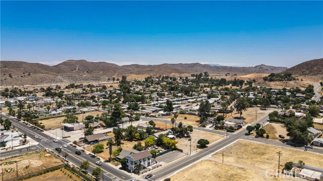 120 W Heald Avenue, Lake Elsinore CA: https://media.crmls.org/medias/9e411c67-fd55-4b74-a176-903891fbdce4.jpg