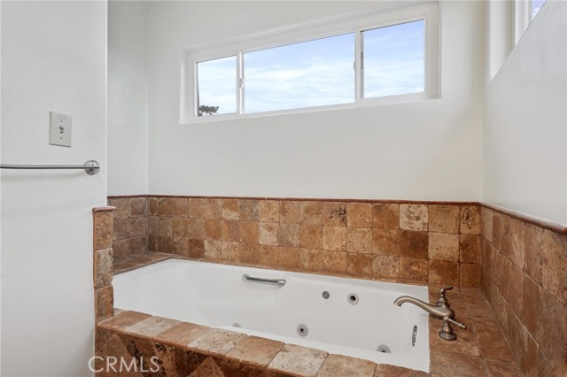 202 Lucia Avenue, Redondo Beach, California 90277, 5 Bedrooms Bedrooms, ,3 BathroomsBathrooms,Residential,Sold,Lucia,SB21191520