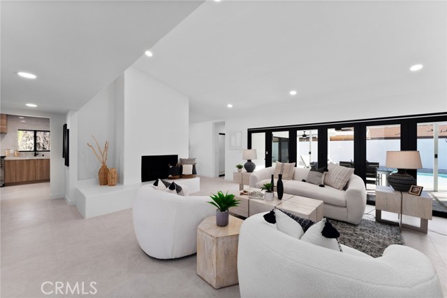 1975 E Mark Leslie, Palm Springs, CA 92264