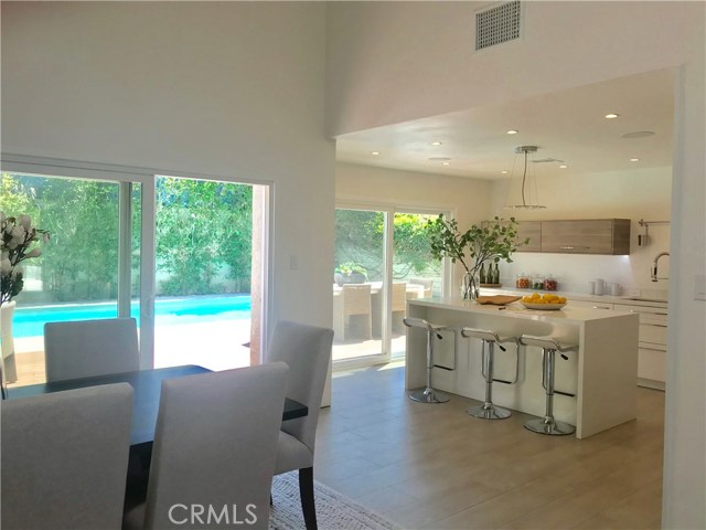 Detail Gallery Image 5 of 52 For 5714 Vantage Ave, Valley Village,  CA 91607 - 4 Beds | 3 Baths