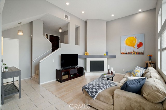Detail Gallery Image 6 of 37 For 1012 S Marengo Ave #4,  Alhambra,  CA 91803 - 3 Beds | 2/1 Baths