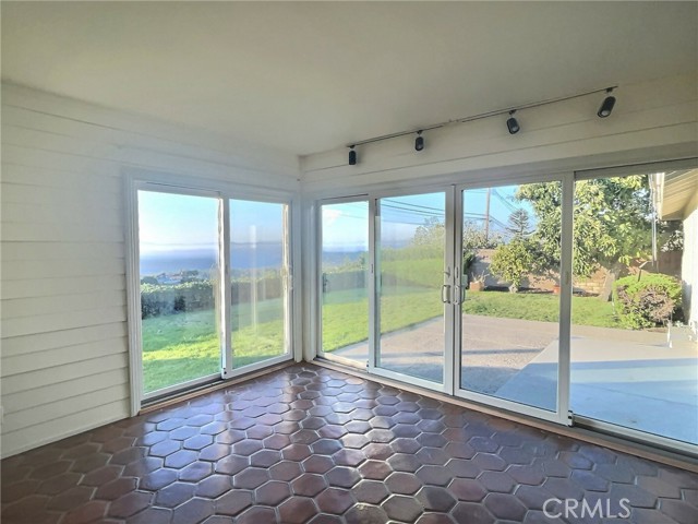 Detail Gallery Image 7 of 23 For 26335 Basswood Ave, Rancho Palos Verdes,  CA 90275 - 3 Beds | 2 Baths