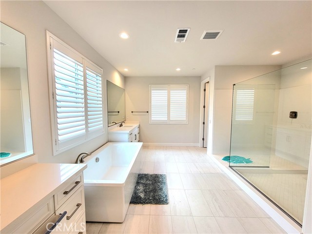 Detail Gallery Image 26 of 37 For 346 Sawbuck, Irvine,  CA 92618 - 5 Beds | 5/3 Baths