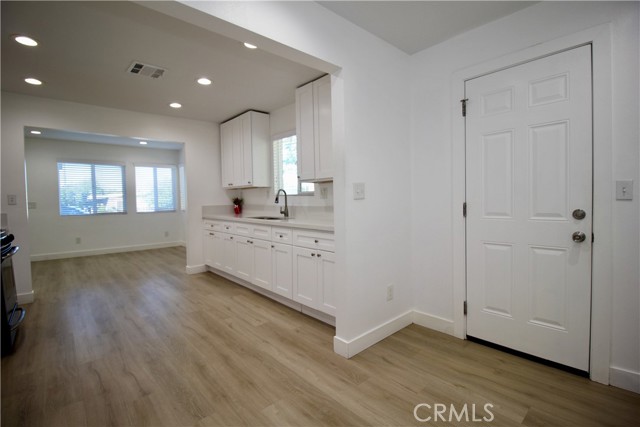 Detail Gallery Image 5 of 21 For 836 W 9th St, Corona,  CA 92882 - 3 Beds | 2 Baths