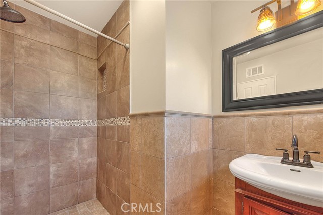 Detail Gallery Image 23 of 43 For 2149 W Cris Ave, Anaheim,  CA 92804 - 4 Beds | 2 Baths