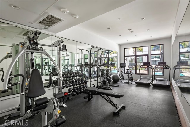 399 E Del Mar Boulevard, Pasadena CA: https://media.crmls.org/medias/9e478399-4315-491c-93c0-64a651216338.jpg