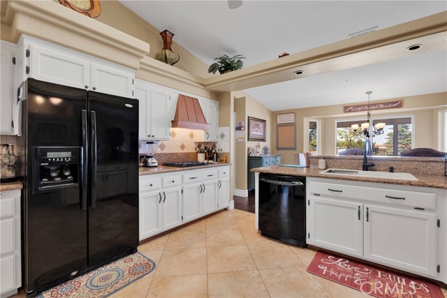 12958 Ranchero Road, Oak Hills CA: https://media.crmls.org/medias/9e479961-7844-4f11-8c08-244e8c029625.jpg
