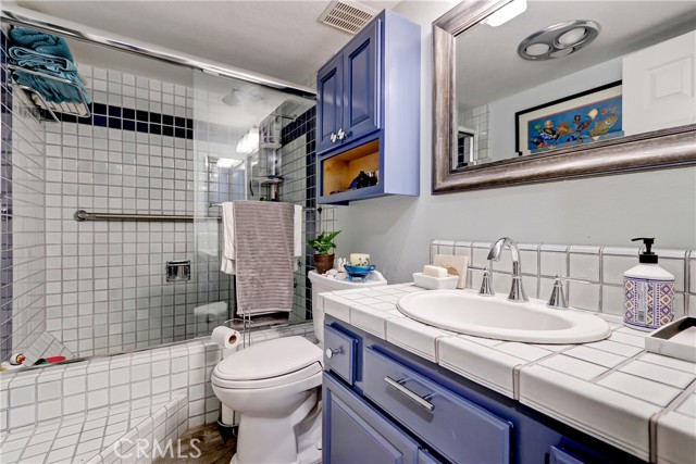 Detail Gallery Image 15 of 30 For 425 S Catalina #2,  Redondo Beach,  CA 90277 - 3 Beds | 3 Baths