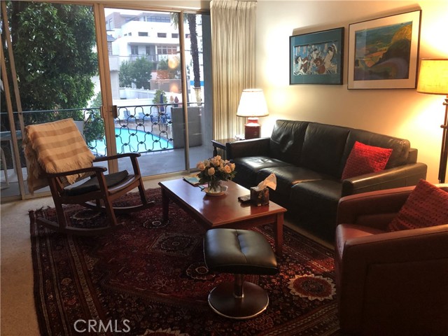 Detail Gallery Image 4 of 10 For 985 E California, Pasadena,  CA 91106 - 2 Beds | 2 Baths