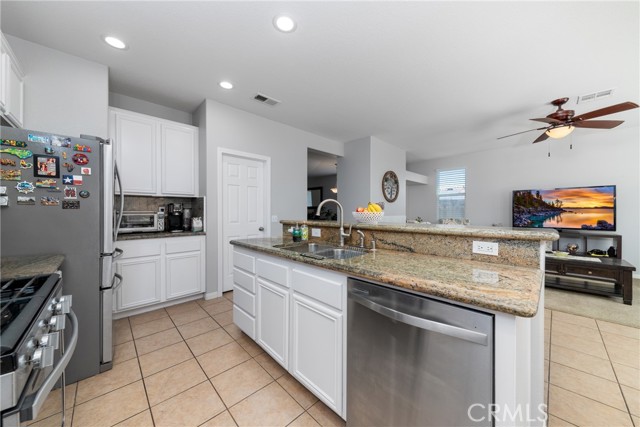 Detail Gallery Image 15 of 39 For 29248 Sandpiper Dr, Lake Elsinore,  CA 92530 - 4 Beds | 2 Baths