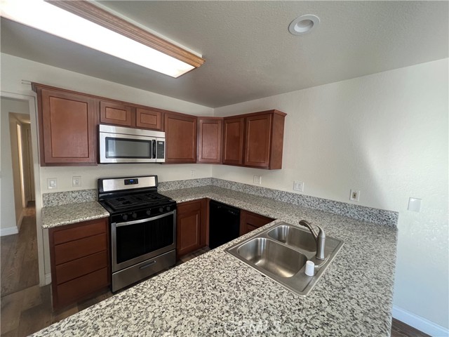 Detail Gallery Image 3 of 21 For 7685 Haven Ave, Rancho Cucamonga,  CA 91730 - 3 Beds | 3 Baths