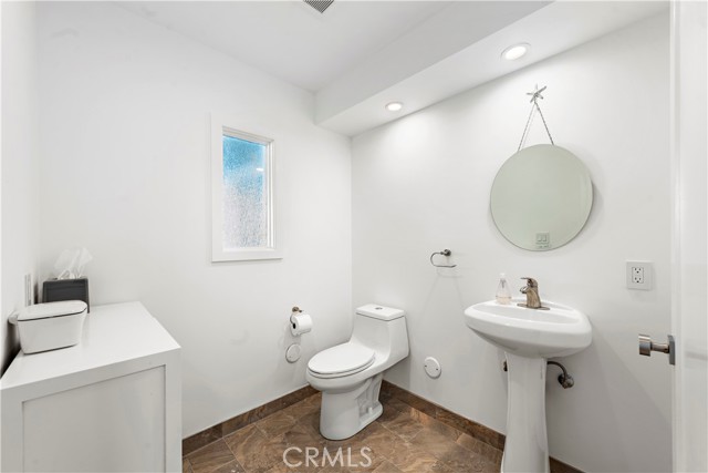 Detail Gallery Image 20 of 38 For 106 Blue Lagoon, Laguna Beach,  CA 92651 - 4 Beds | 3 Baths
