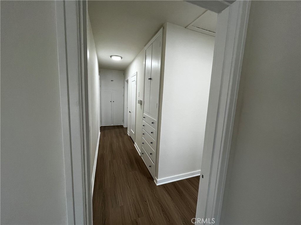 https://media.crmls.org/medias/9e4a5a2d-370a-4d72-9d38-83319fdfc410.jpg?preset=X-Large