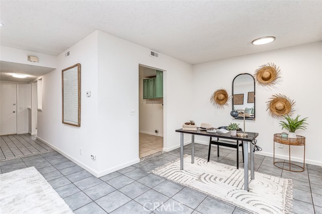 4785 Larwin Avenue, Cypress CA: https://media.crmls.org/medias/9e4a5b6d-93ae-439a-9a82-1c2b87298233.jpg