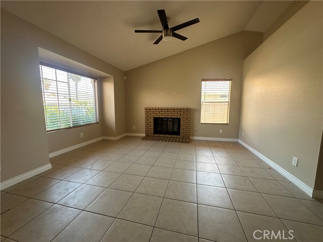 Detail Gallery Image 2 of 12 For 16193 Space Dr, Moreno Valley,  CA 92551 - 2 Beds | 2 Baths