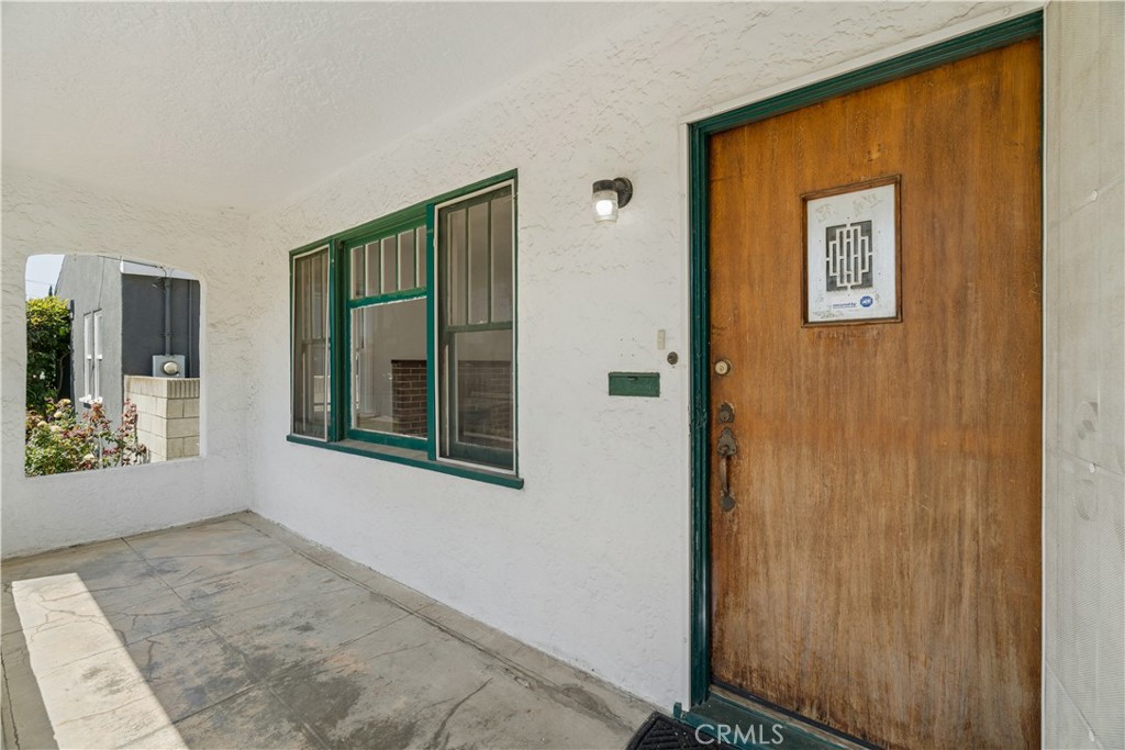 https://media.crmls.org/medias/9e4bb8b7-c8ca-4cd0-8203-d0dab85fb4c4.jpg?preset=X-Large