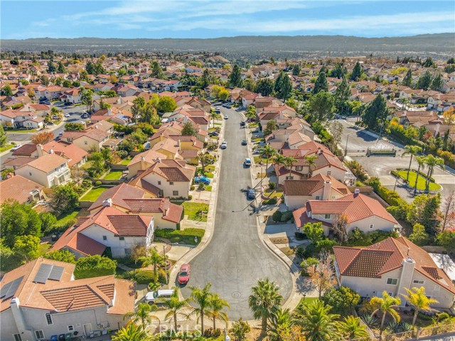 Detail Gallery Image 7 of 42 For 19849 Crystal Ridge Ln, Porter Ranch,  CA 91326 - 3 Beds | 2 Baths