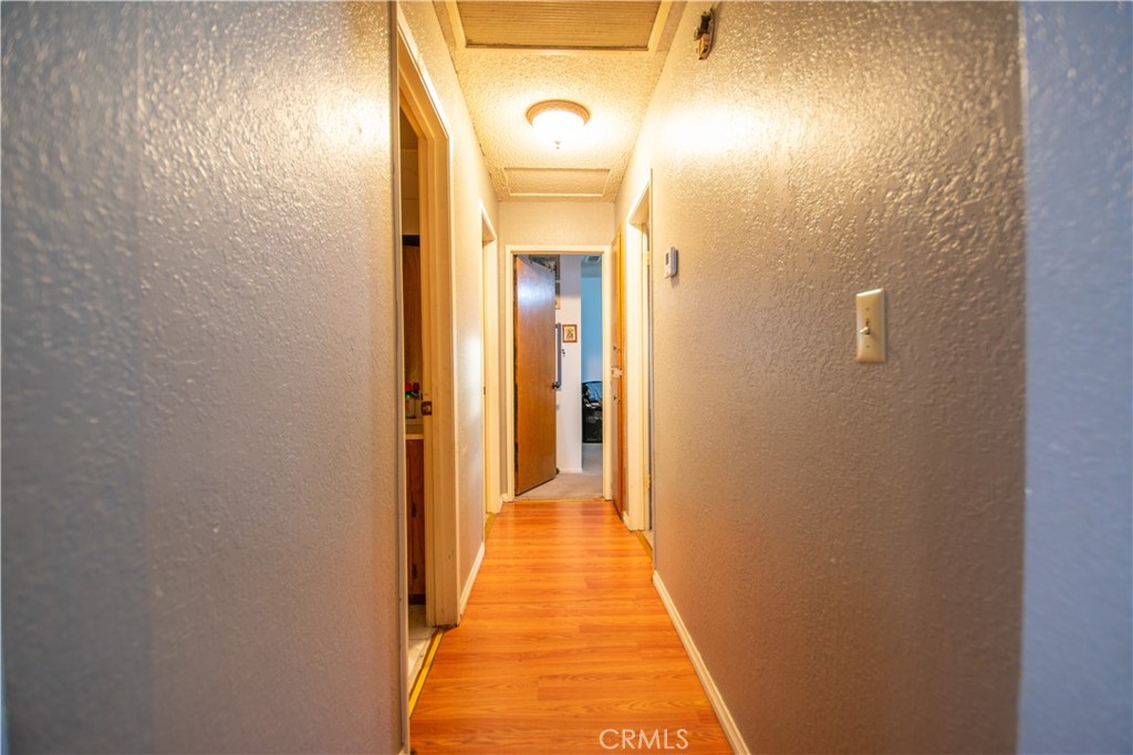 https://media.crmls.org/medias/9e4c71d8-4d5b-4012-a5e2-ff14f57e67f1.jpg?preset=X-Large