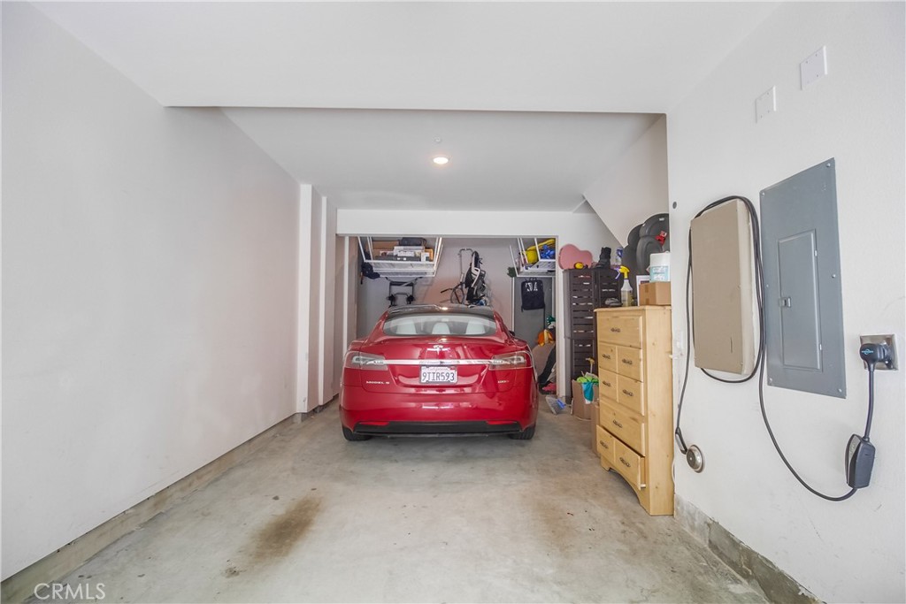 MLS #OC25117996 img 4