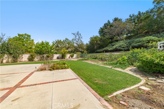 1024 S. Hanlon Way, Anaheim Hills CA: https://media.crmls.org/medias/9e4d0af6-1ee8-4e16-b6ee-626610b7f53c.jpg