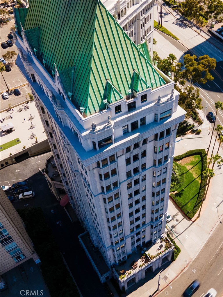 https://media.crmls.org/medias/9e4f1dae-36e5-4d1a-a4e5-d935ac7db209.jpg?preset=X-Large