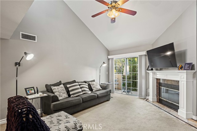 Detail Gallery Image 3 of 29 For 24129 Del Monte Dr #162,  Valencia,  CA 91355 - 1 Beds | 1 Baths