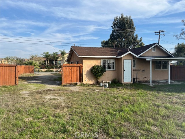Detail Gallery Image 5 of 5 For 9258 Pepper, Fontana,  CA 92335 - 2 Beds | 1 Baths