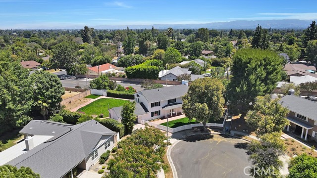 9500 Texhoma Avenue, Northridge CA: https://media.crmls.org/medias/9e50df40-f7b9-4e86-8123-2570b11e4a07.jpg