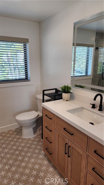 Detail Gallery Image 13 of 23 For 1972 S Corning St, Los Angeles,  CA 90034 - 2 Beds | 2 Baths