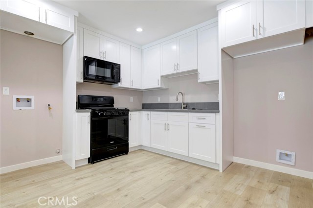 Detail Gallery Image 7 of 8 For 7302 N Firmament Ave, Van Nuys,  CA 91406 - 0 Beds | 1 Baths